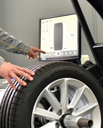 Wheel balancing service at tyre shop in Ernakulam Aluva